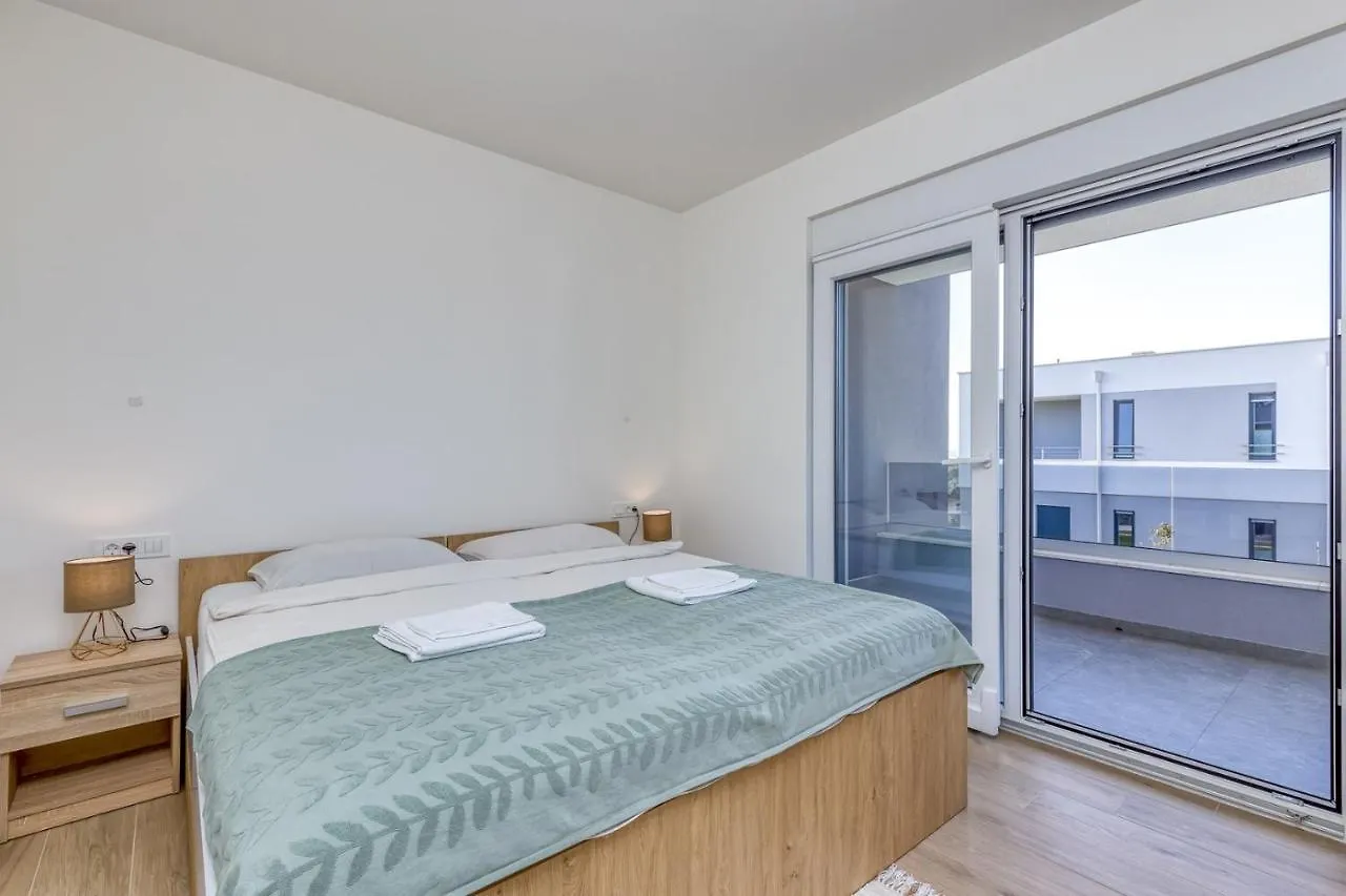 Holiday House Lipa With Private Pool Peroj Holiday home