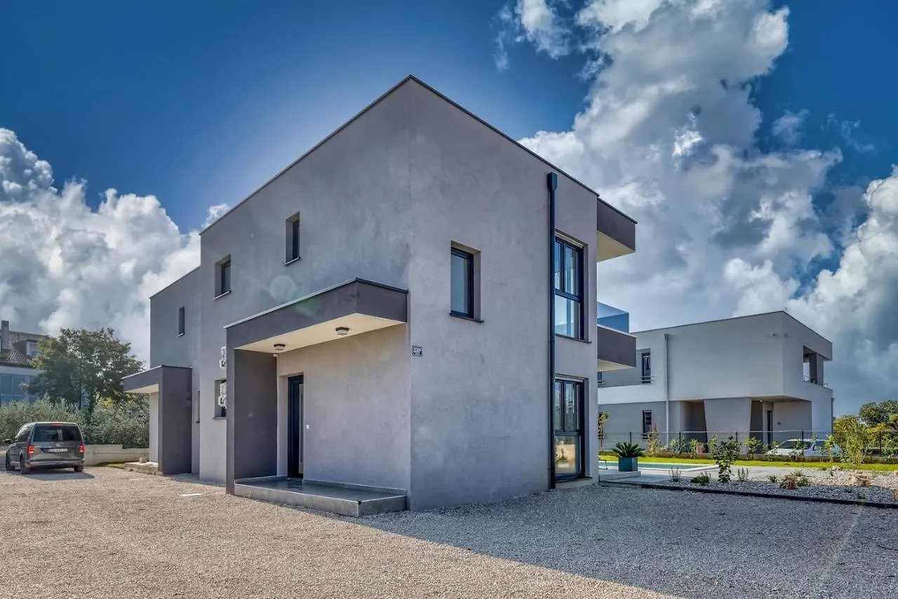 Holiday House Lipa With Private Pool Peroj Hébergement de vacances