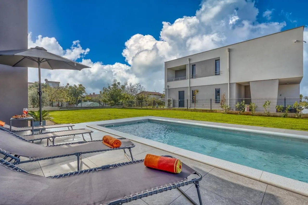 Holiday House Lipa With Private Pool Peroj Croatia